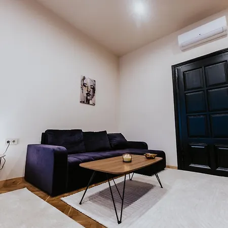 Soho Apartment *